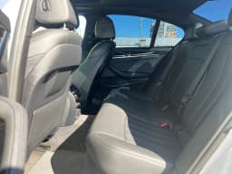 BMW 5 Series — miniatura 8