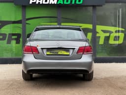 Mercedes-Benz E-Class — miniatura 5