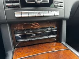 Mercedes-Benz E-Class — miniatura 12