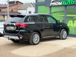 Mitsubishi Outlander — miniatura 4