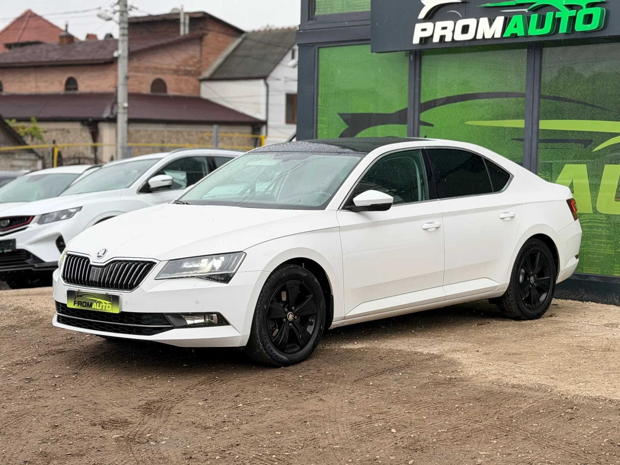 Skoda Superb — fotografie 1