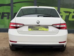 Skoda Superb — miniatura 5
