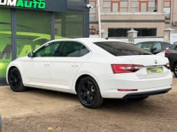 Skoda Superb — miniatura 6