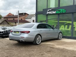 Mercedes-Benz E-Class — miniatura 4