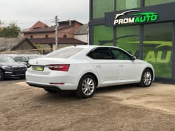 Skoda Superb — miniatura 4