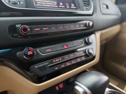 Kia Carnival — miniatura 10