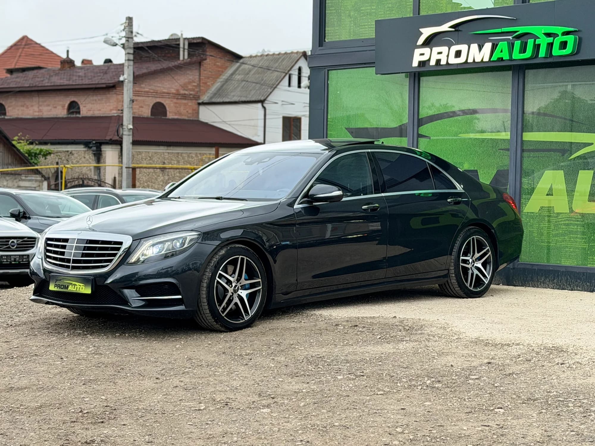 Mercedes-Benz S-Class — fotografie 1