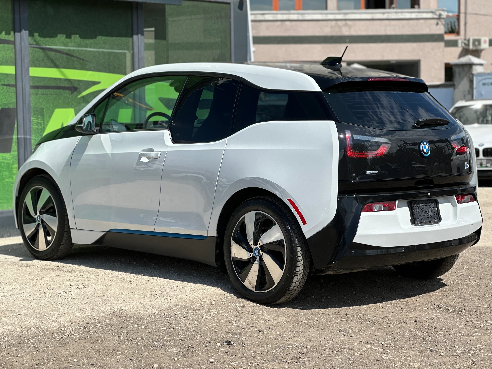 BMW I3