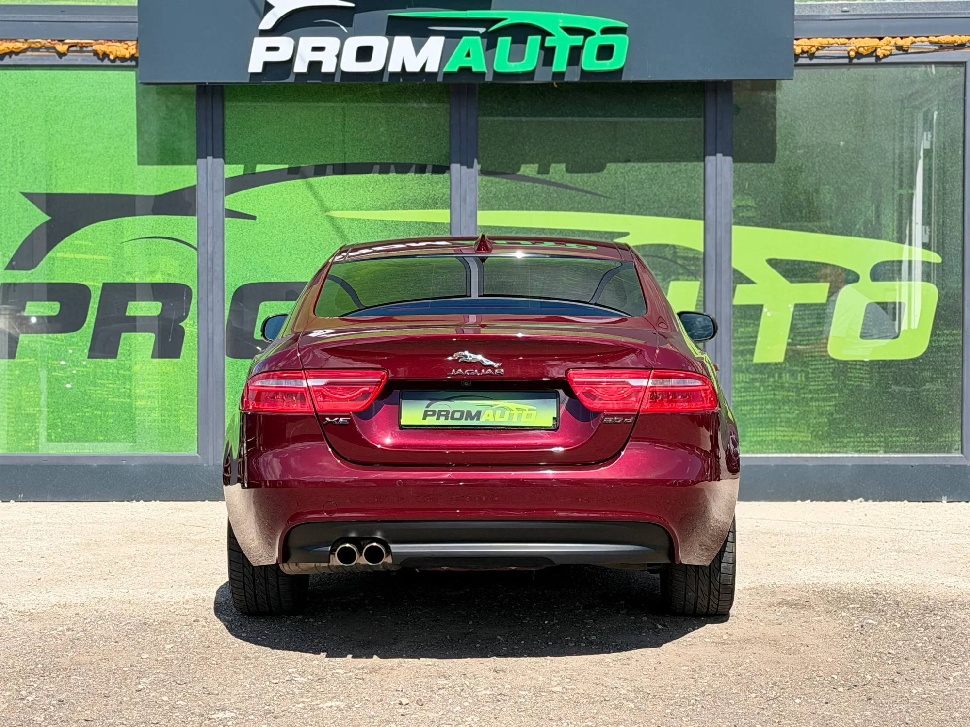 Jaguar XE